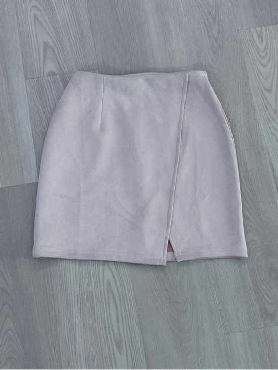 Sabo Skirt Dresses & Skirts - NWT Classic Light Pink Faux Suede Mini Skirt with Front Slit